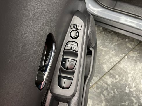 Used 2023 Nissan Kicks SV image 7