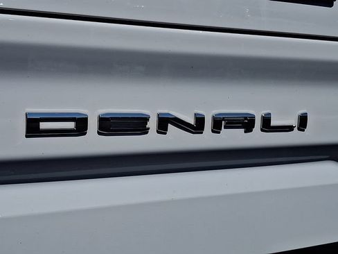 Used 2024 GMC Sierra 1500 Denali w/ Denali Reserve Package AWD/4WD image 31
