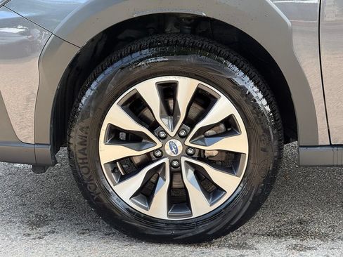 Used 2025 Subaru Outback Limited AWD/4WD image 6