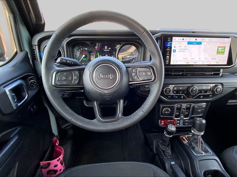 Used 2024 Jeep Wrangler Unlimited Rubicon 4xe w/ Convenience Group AWD/4WD image 6