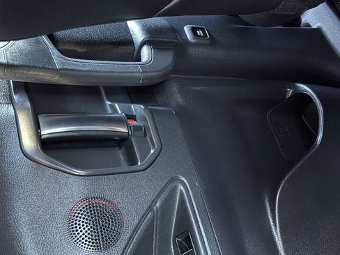 Used 2025 Toyota Sienna Limited image 50