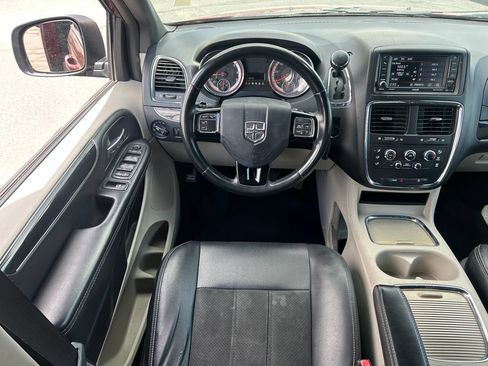 Used 2019 Dodge Grand Caravan SXT FWD image 26