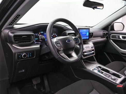 Certified 2024 Ford Explorer XLT AWD/4WD image 12