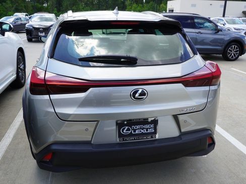 Certified 2020 Lexus UX 200 w/ Premium Package image 6