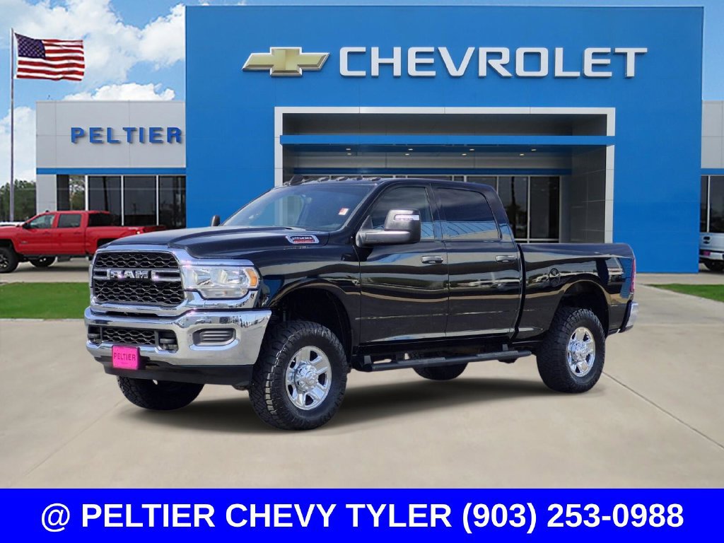 Used 2024 RAM 2500 Tradesman w/ Chrome Appearance Group AWD/4WD image 3