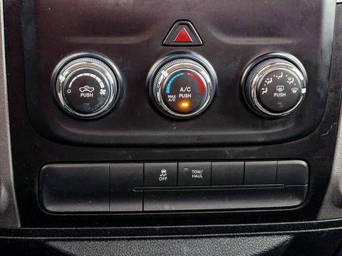 Used 2014 RAM 1500 Express image 17