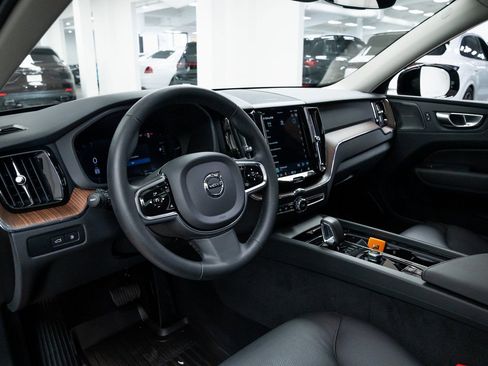 Used 2024 Volvo XC60 T8 Plus w/ Protection Package Premier image 18