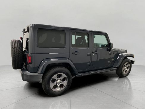 Used 2016 Jeep Wrangler Unlimited Sahara w/ Connectivity Group AWD/4WD image 3