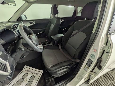 Used 2023 Kia Soul LX w/ Option Group 015 image 16
