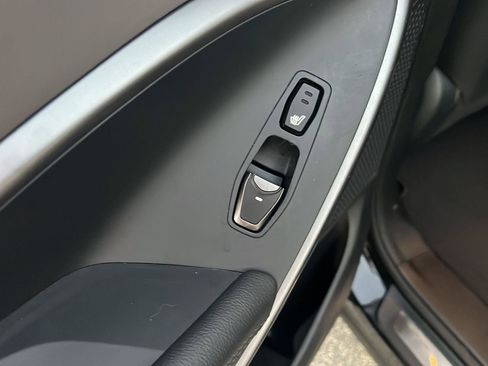 Used 2017 Hyundai Santa Fe Limited image 12