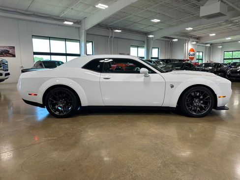 Used 2022 Dodge Challenger SRT Hellcat RWD image 11