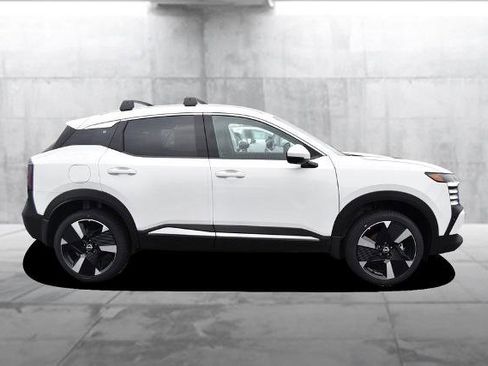 New 2025 Nissan Kicks SR image 5