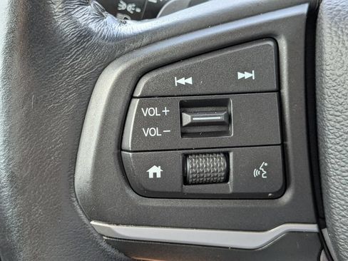 Used 2023 Chevrolet Silverado 1500 LT AWD/4WD image 25