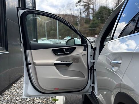 Used 2026 Mercedes-Benz GLC 300 4MATIC image 18