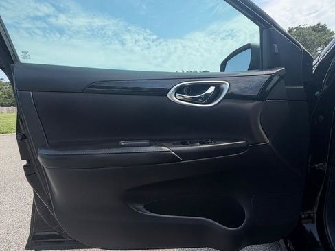 Used 2019 Nissan Sentra SV w/ Special Edition Package FWD image 9