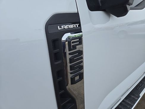 Used 2023 Ford F250 Lariat image 16