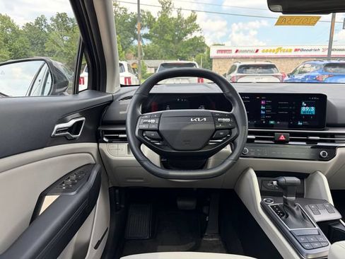 Certified 2026 Kia Sportage EX w/ EX Panorama Roof Package AWD/4WD image 4