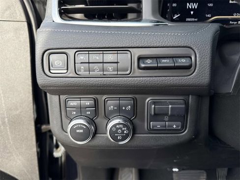 Used 2024 GMC Yukon Denali w/ Max Trailering Package image 11