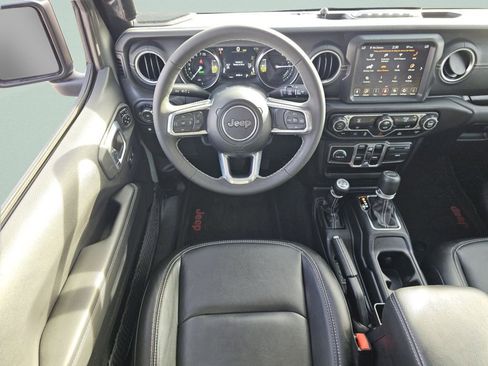 Used 2023 Jeep Wrangler Sahara image 4