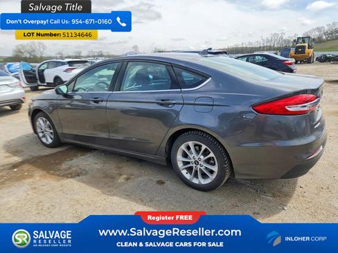 Used 2020 Ford Fusion SE FWD image 3