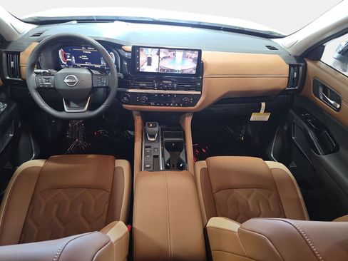 New 2026 Nissan Pathfinder Platinum w/ Cargo Package image 9