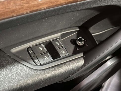 Used 2023 Audi Q5 2.0T Premium w/ Convenience Package image 10