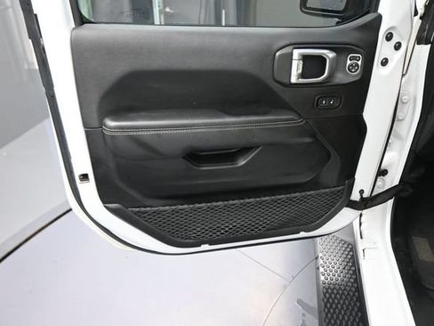 Used 2021 Jeep Wrangler Unlimited Sahara AWD/4WD image 28
