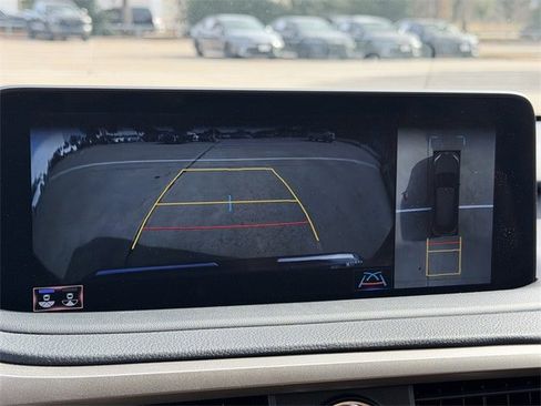 Used 2022 Lexus RX 350L Luxury image 18