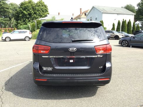 Used 2020 Kia Sedona LX image 7