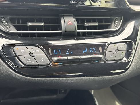 Used 2019 Toyota C-HR XLE image 22