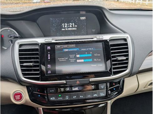 Used 2017 Honda Accord EX-L image 21