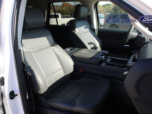 New 2025 Ford Expedition Active image 7