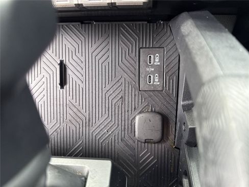 Used 2025 Toyota 4Runner SR5 RWD image 28