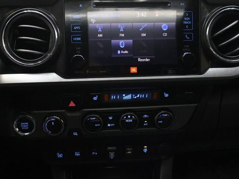 Used 2019 Toyota Tacoma TRD Sport image 20