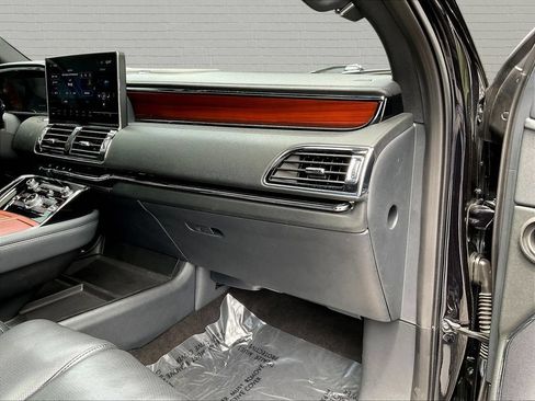 Used 2023 Lincoln Navigator Reserve RWD image 20