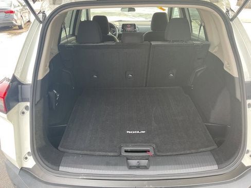 Used 2022 Nissan Rogue S image 28