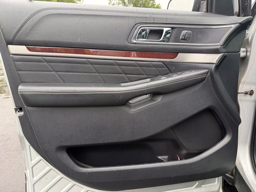 Certified 2019 Ford Explorer Platinum AWD/4WD image 16