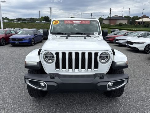 Used 2020 Jeep Wrangler Unlimited Sahara AWD/4WD image 3