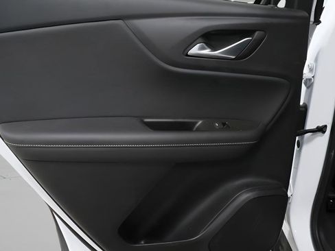 Used 2025 Chevrolet Blazer LT image 23