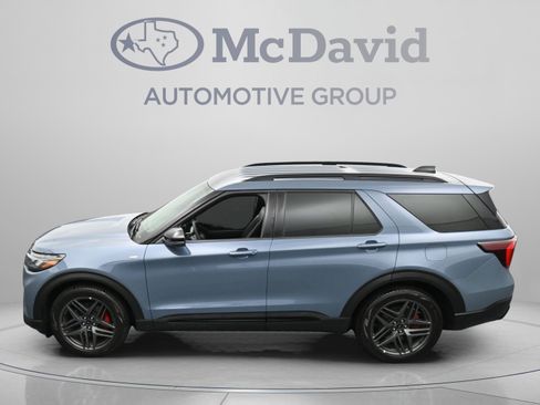 Used 2025 Ford Explorer ST-Line w/ Premium Package RWD image 36