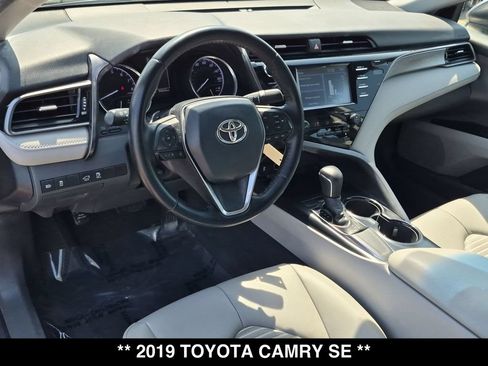 Used 2019 Toyota Camry SE FWD image 2