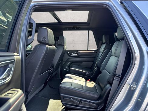 Used 2023 Chevrolet Tahoe RST w/ Luxury Package AWD/4WD image 10