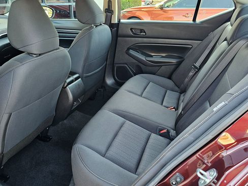 Used 2024 Nissan Altima 2.5 SV image 16