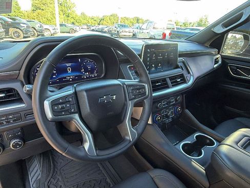 Used 2023 Chevrolet Tahoe Z71 w/ Luxury Package AWD/4WD image 5