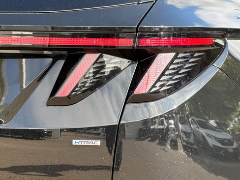 Used 2023 Hyundai Tucson Limited AWD/4WD image 12