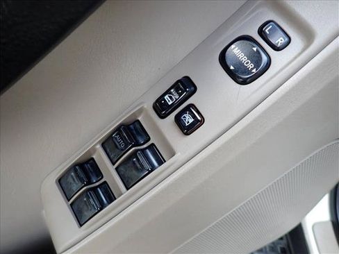 Used 2007 Toyota 4Runner SR5 AWD/4WD image 14