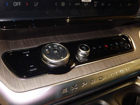 New 2025 Ford Expedition Platinum w/ Platinum Ultimate Package image 22