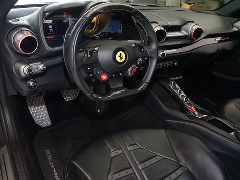 Used 2019 Ferrari 812 Superfast RWD image 9