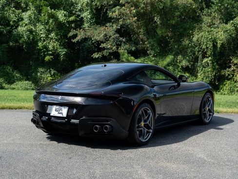 Certified 2022 Ferrari Roma image 7