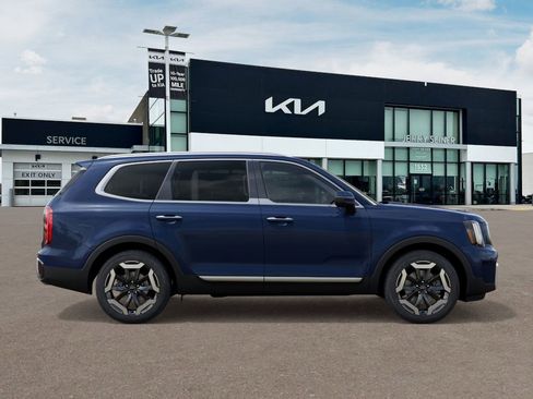 New 2025 Kia Telluride S image 8